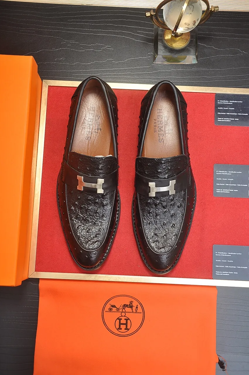 Men's shoes💰440💶[HERMES] (sheepskin lining)🍀Italian top luxury🍀He does not pursue novel styles and gorgeous colors, but attracts the favor of successful men with his flawless, elegant and classic style! This very, very comfortable, simple and stable style makes it easy to match any style! The pattern is absolutely 1:1 refined from the original case, and we strive for excellence in materials, imported cowhide + cowhide lining💪💪💪extraordinary texture👍! .Black brown code number: 38 to 45 (45 customized)